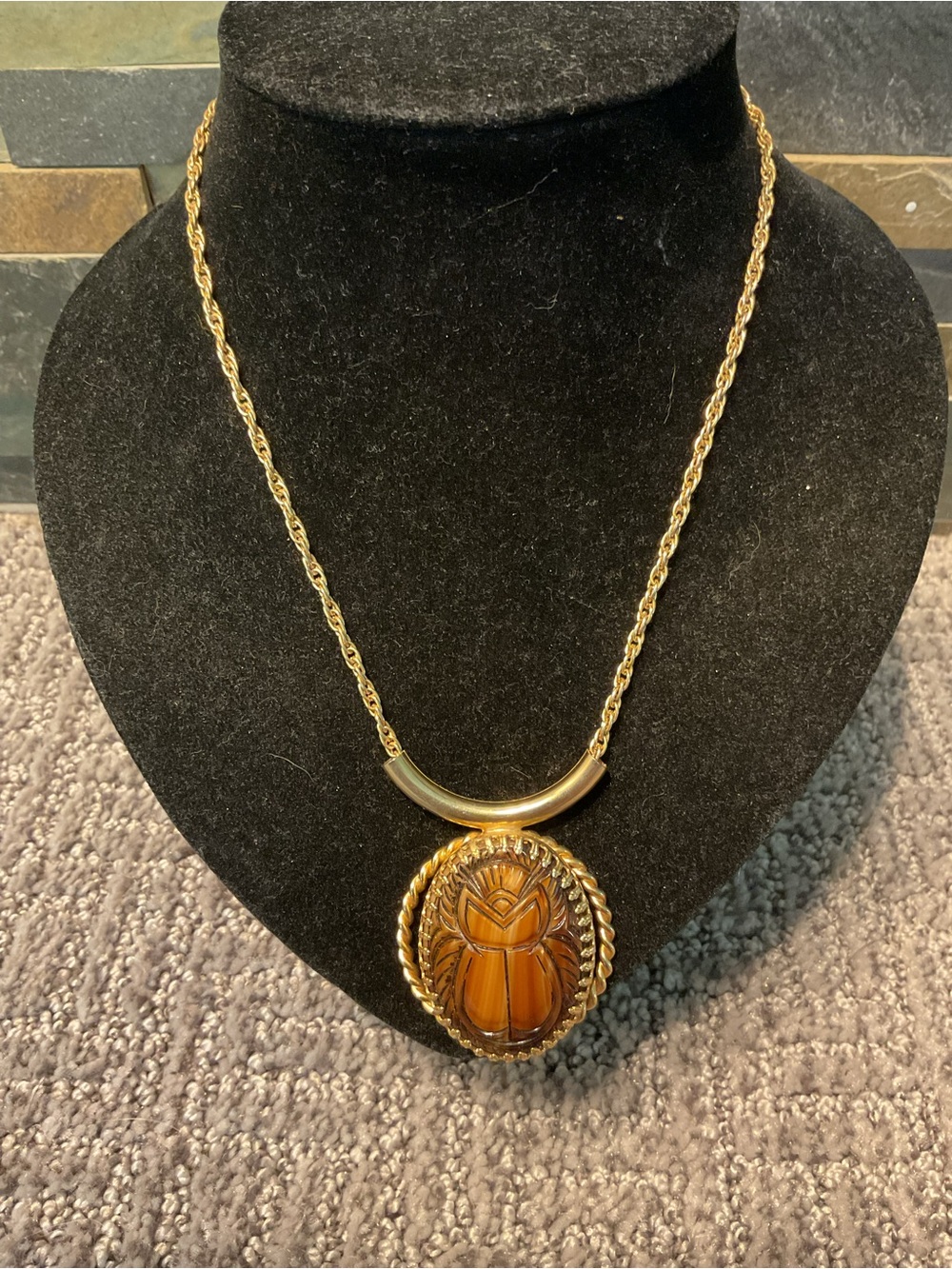 VTG JULIANA D&E Carved Scarab Beetle Pendant Necklace Book Piece
